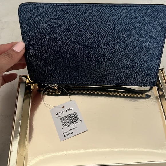 NWT Coach wristlet - Picture 2 of 3